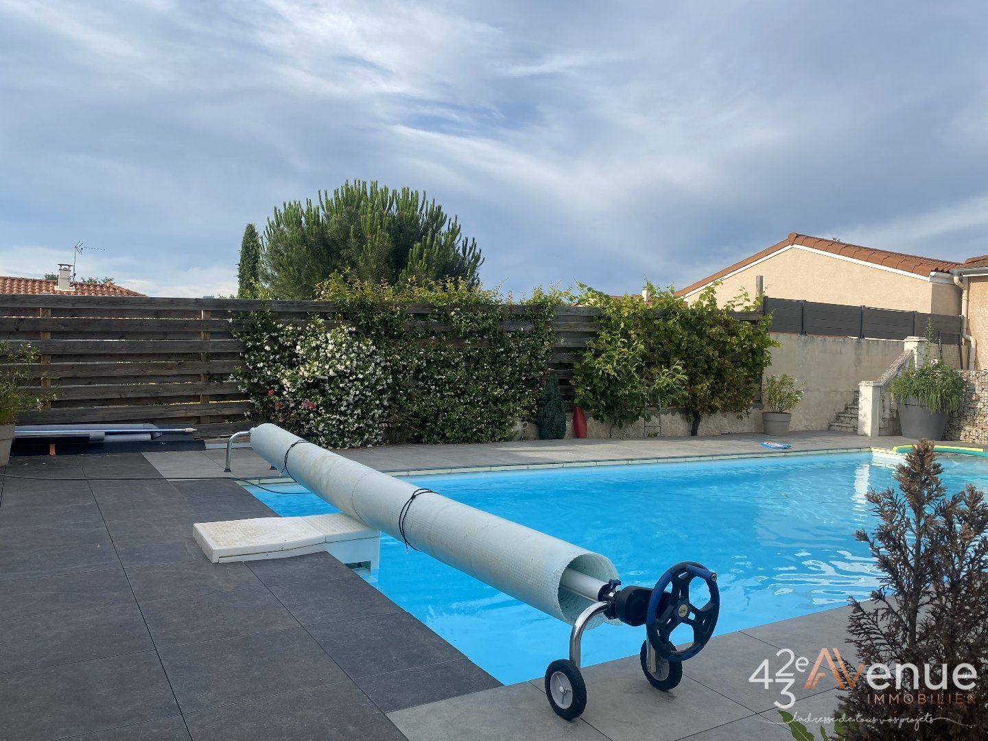 MAISON A VENDRE - SURY LE COMTAL - 161 m2 - 385�000�&euro;