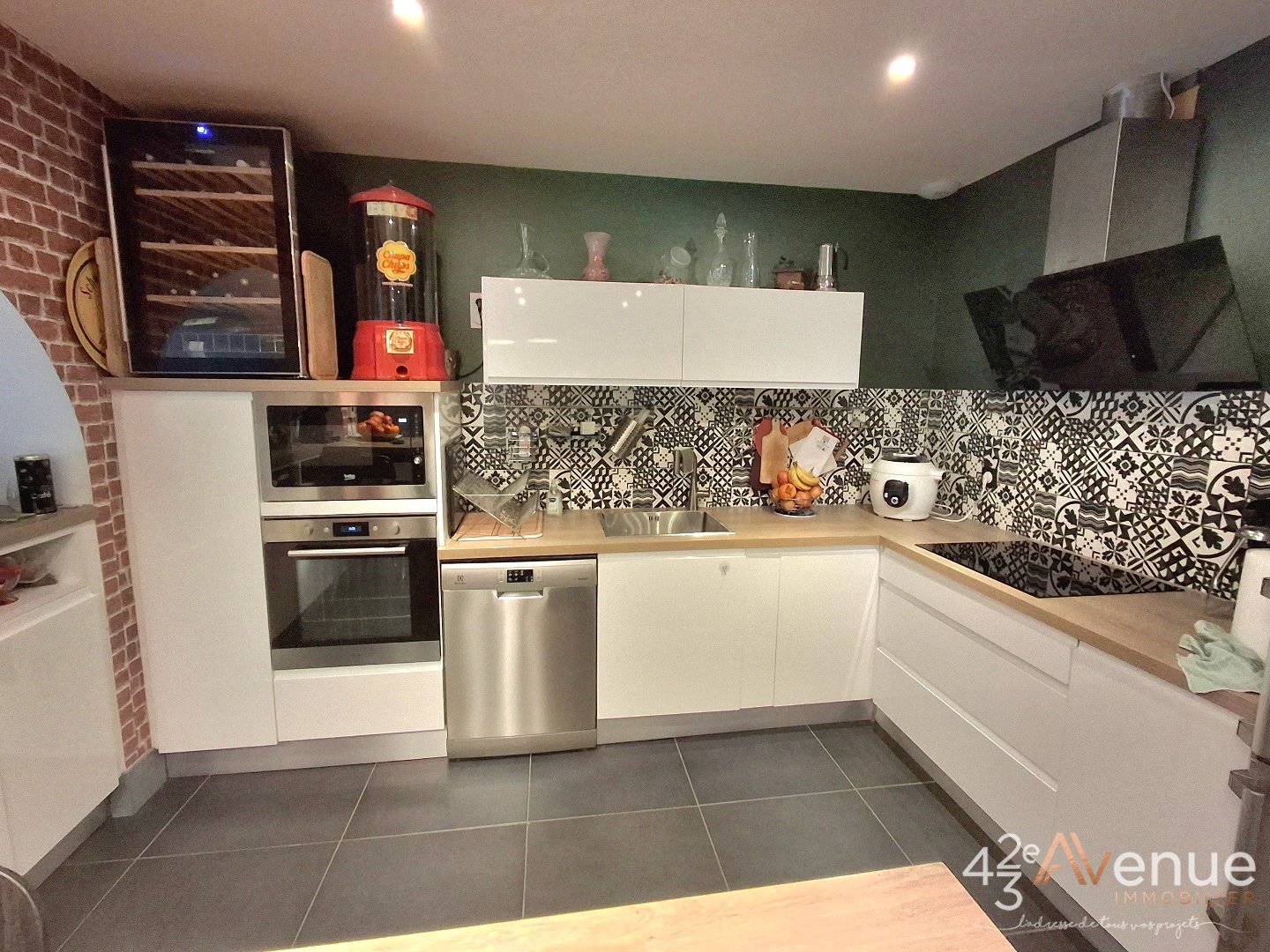 MAISON A VENDRE - SURY LE COMTAL - 161 m2 - 385�000�&euro;