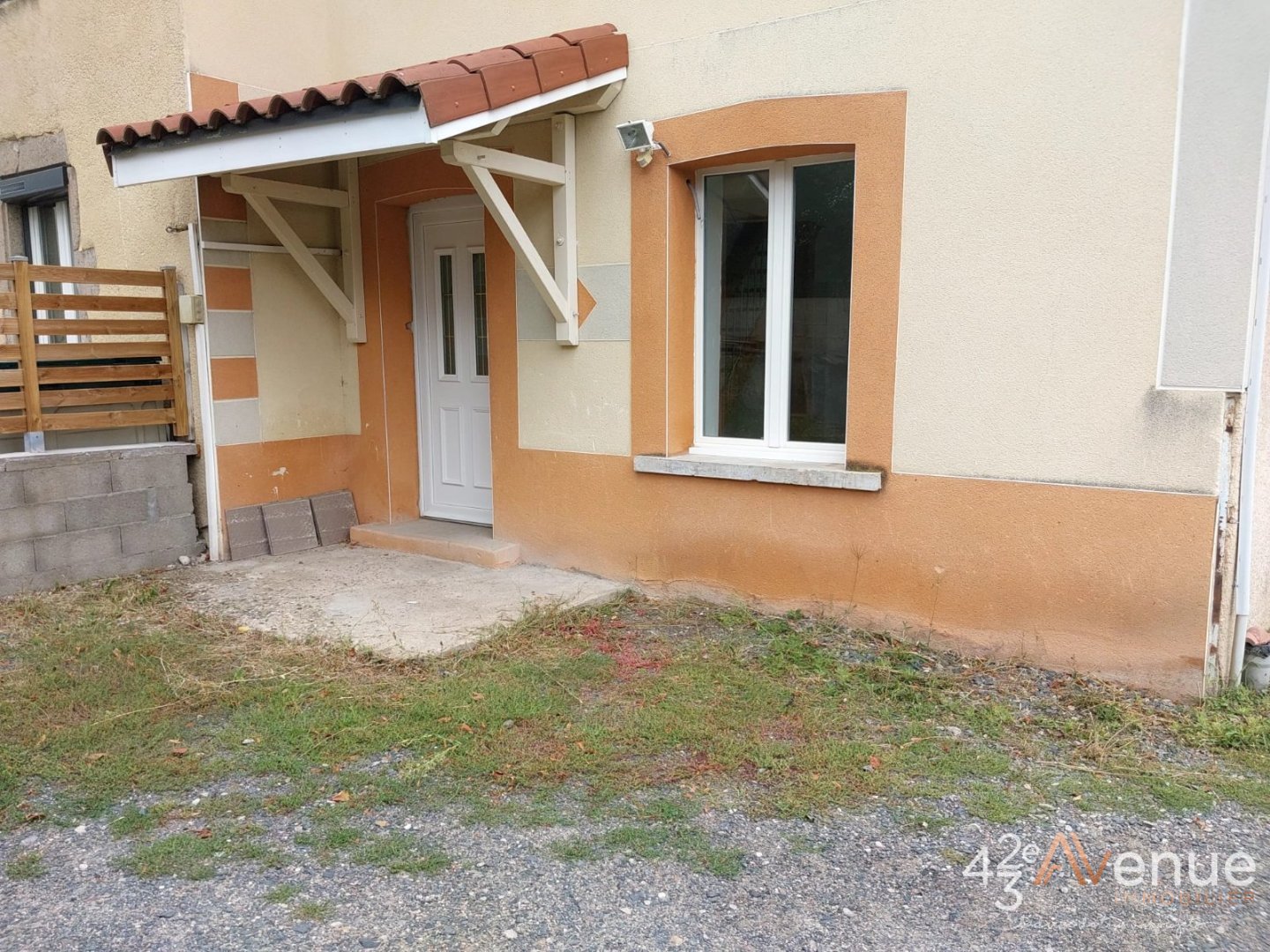 MAISON A VENDRE - SURY LE COMTAL - 84 m2 - 159�000�&euro;