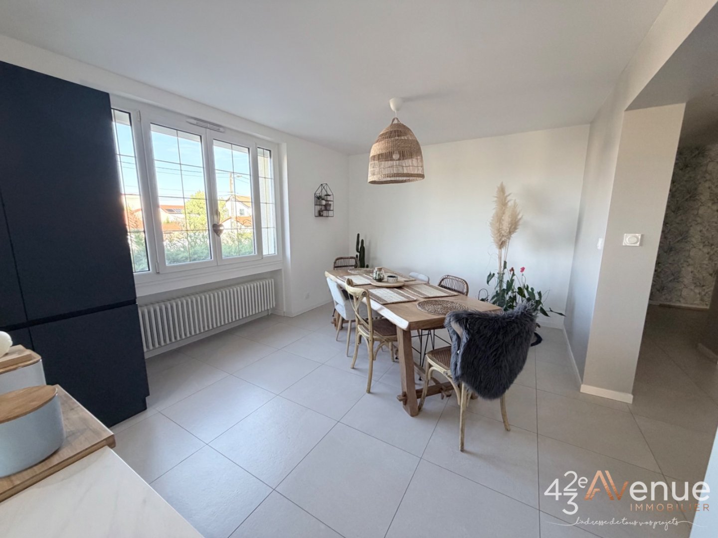 Sury Le Comtal Maison 265 m2sur 1200 m2 de terrain A VENDRE - SURY LE COMTAL - 265 m2 - 430�000�&euro;