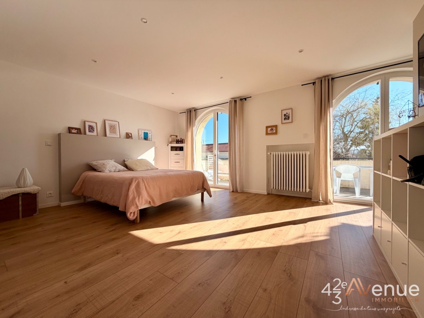 Sury Le Comtal Maison 265 m2sur 1200 m2 de terrain A VENDRE - SURY LE COMTAL - 265 m2 - 430�000�&euro;