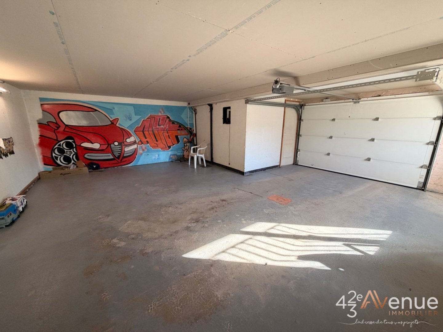 Sury Le Comtal Maison 265 m2sur 1200 m2 de terrain A VENDRE - SURY LE COMTAL - 265 m2 - 430�000�&euro;