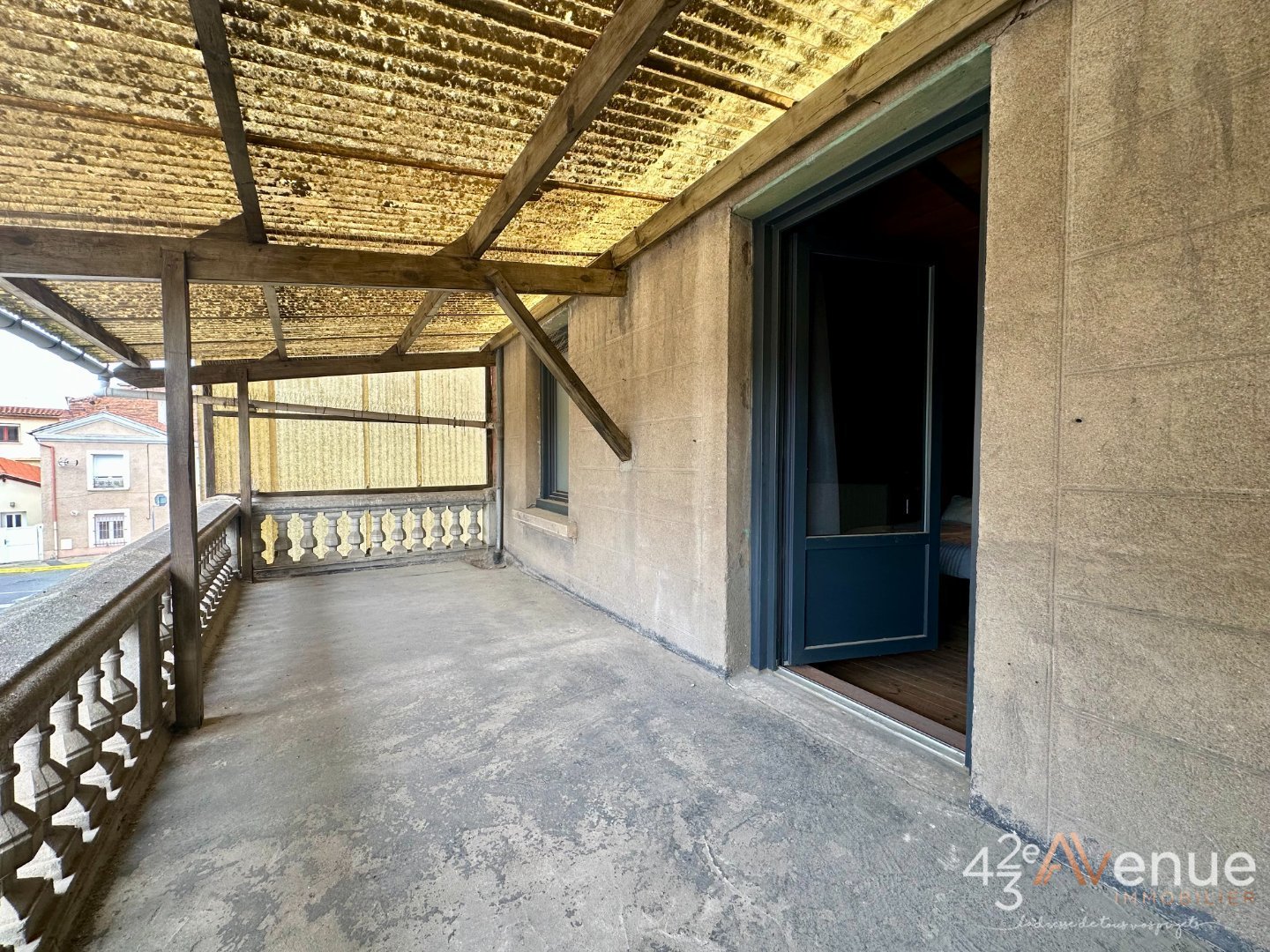 MAISON A VENDRE - SURY LE COMTAL - 173.45 m2 - 240 000 &euro;