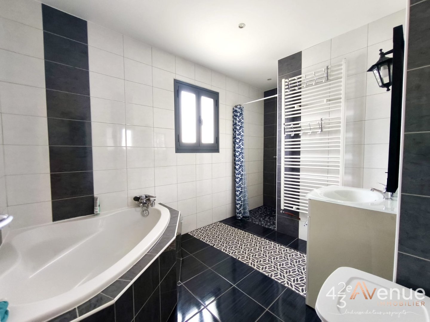 MAISON A VENDRE - SURY LE COMTAL - 120 m2 - 265 000 &euro;