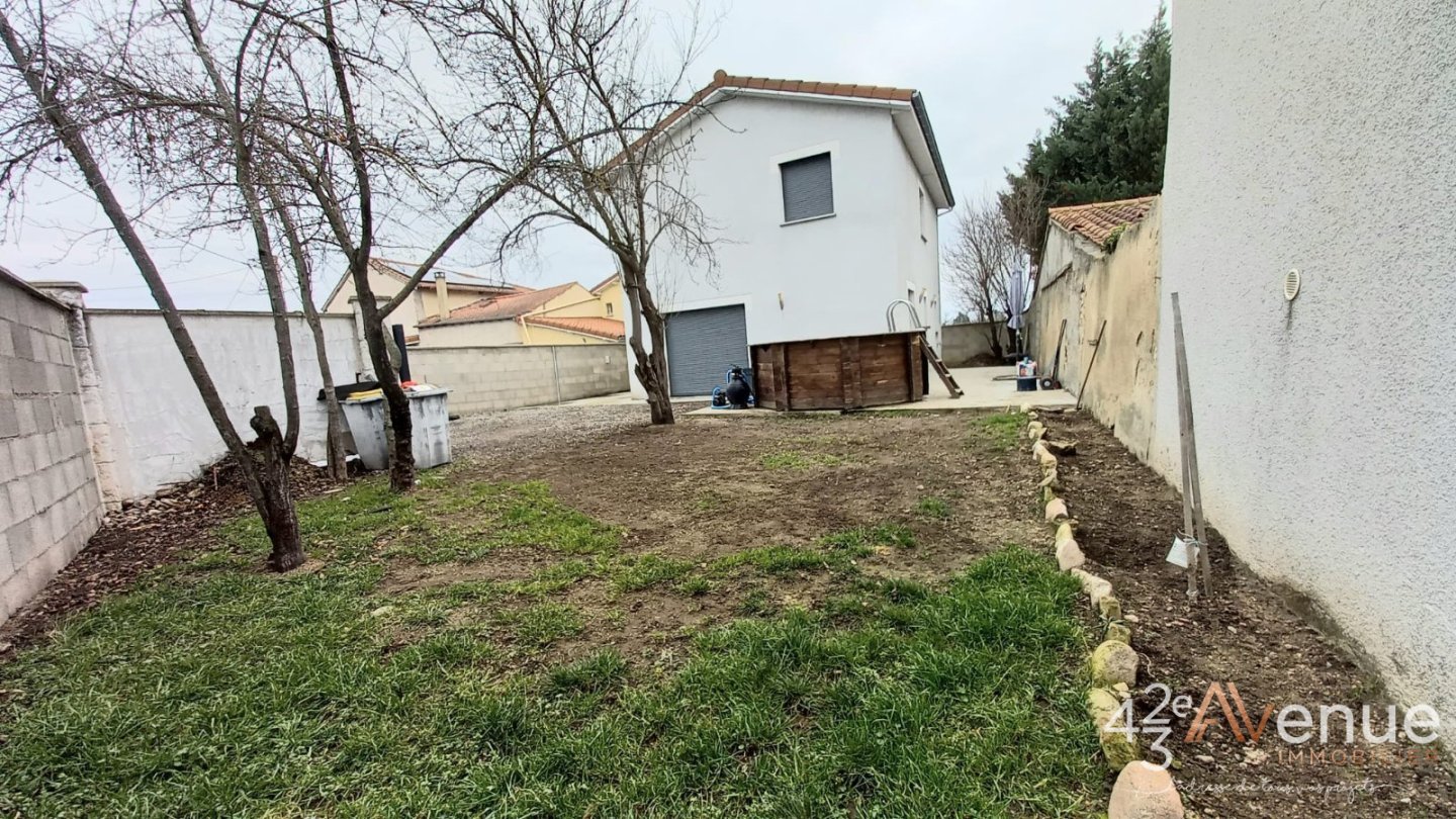 MAISON A VENDRE - SURY LE COMTAL - 120 m2 - 265 000 &euro;