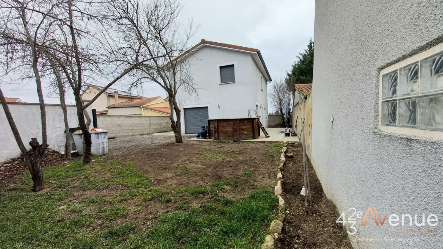 MAISON A VENDRE - SURY LE COMTAL - 120 m2 - 265 000 &euro;