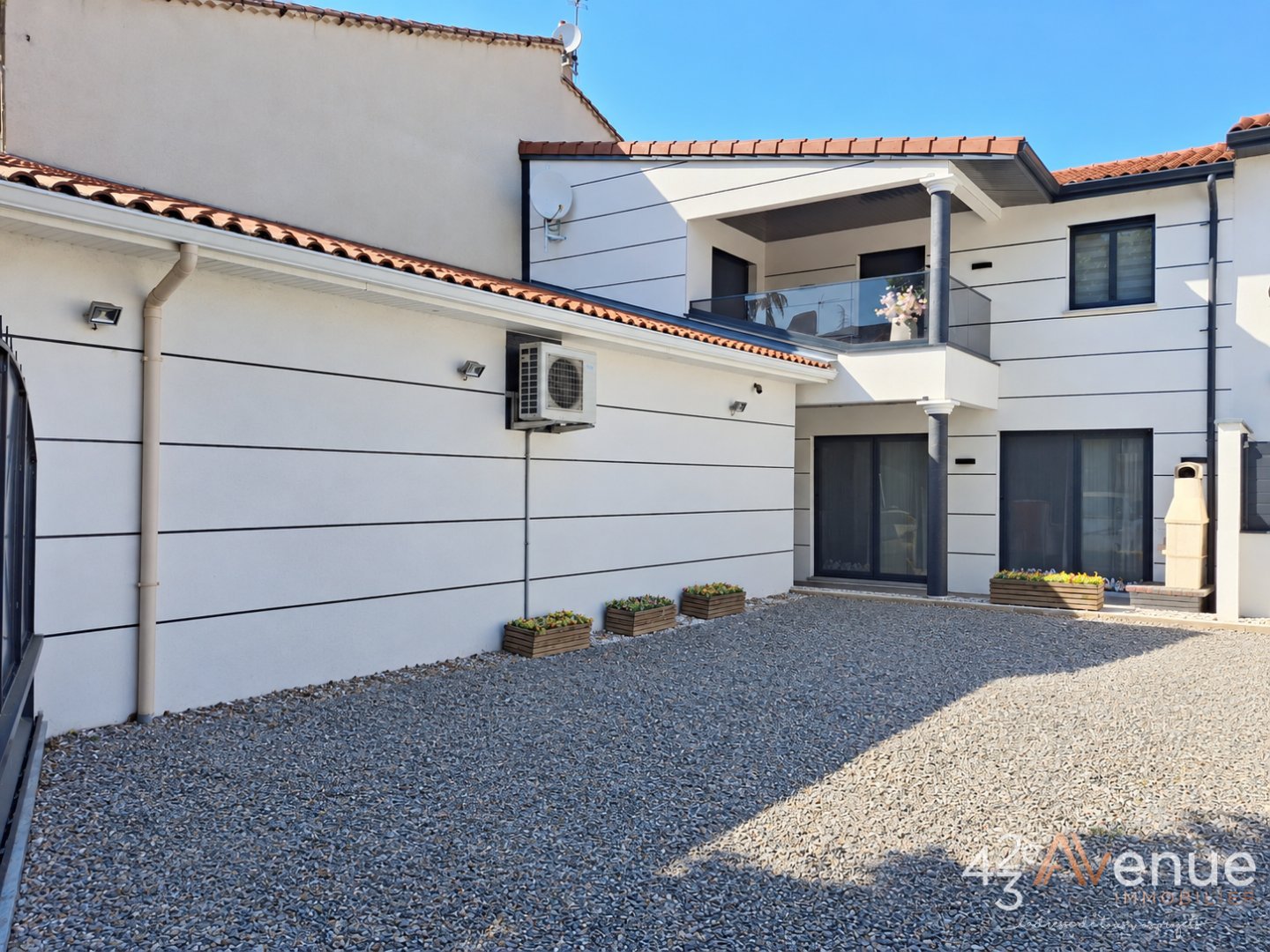MAISON A VENDRE - SURY LE COMTAL - 150 m2 - 259 000 &euro;