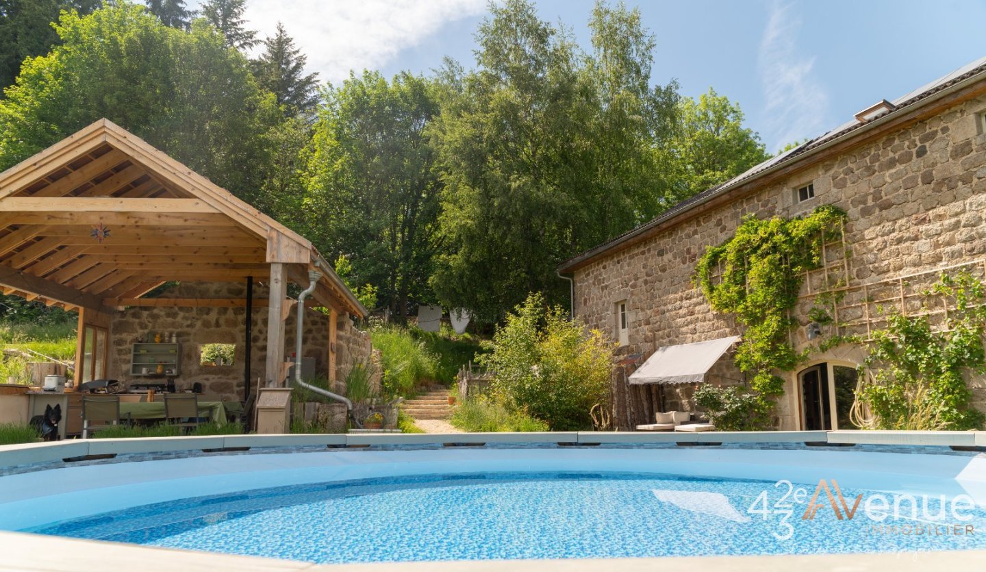Corps de ferme en pierre - TENCE - 338 m2 - 540 000 &euro;
