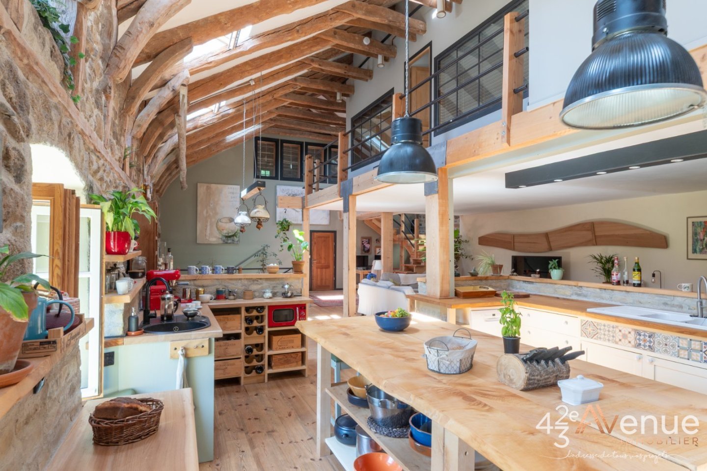 Corps de ferme en pierre - TENCE - 338 m2 - 540 000 &euro;
