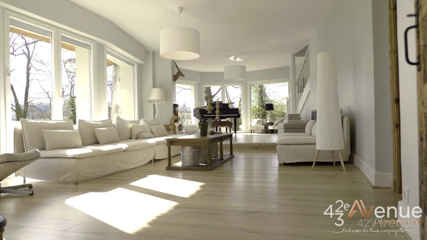 MAISON A VENDRE - UNIEUX - 250 m2 - 749�000�&euro;