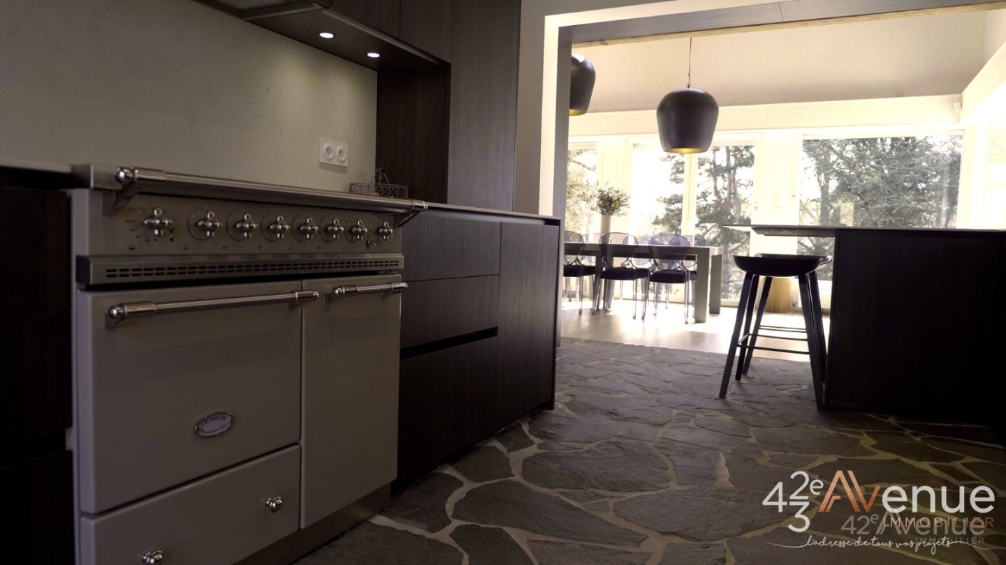 MAISON A VENDRE - UNIEUX - 250 m2 - 749�000�&euro;