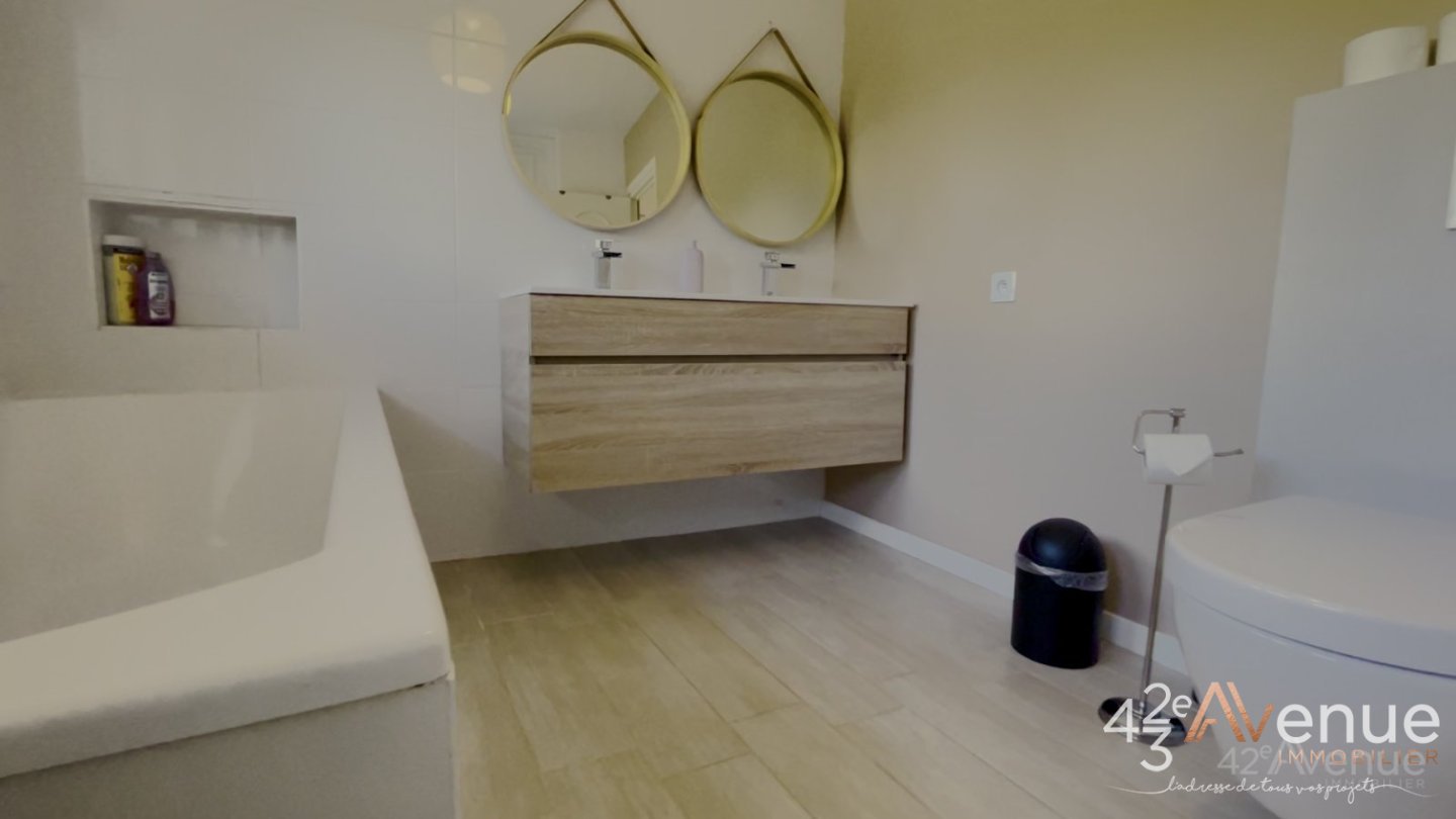 MAISON A VENDRE - UNIEUX - 250 m2 - 749�000�&euro;