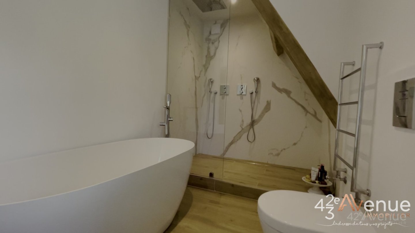 MAISON A VENDRE - UNIEUX - 250 m2 - 749�000�&euro;