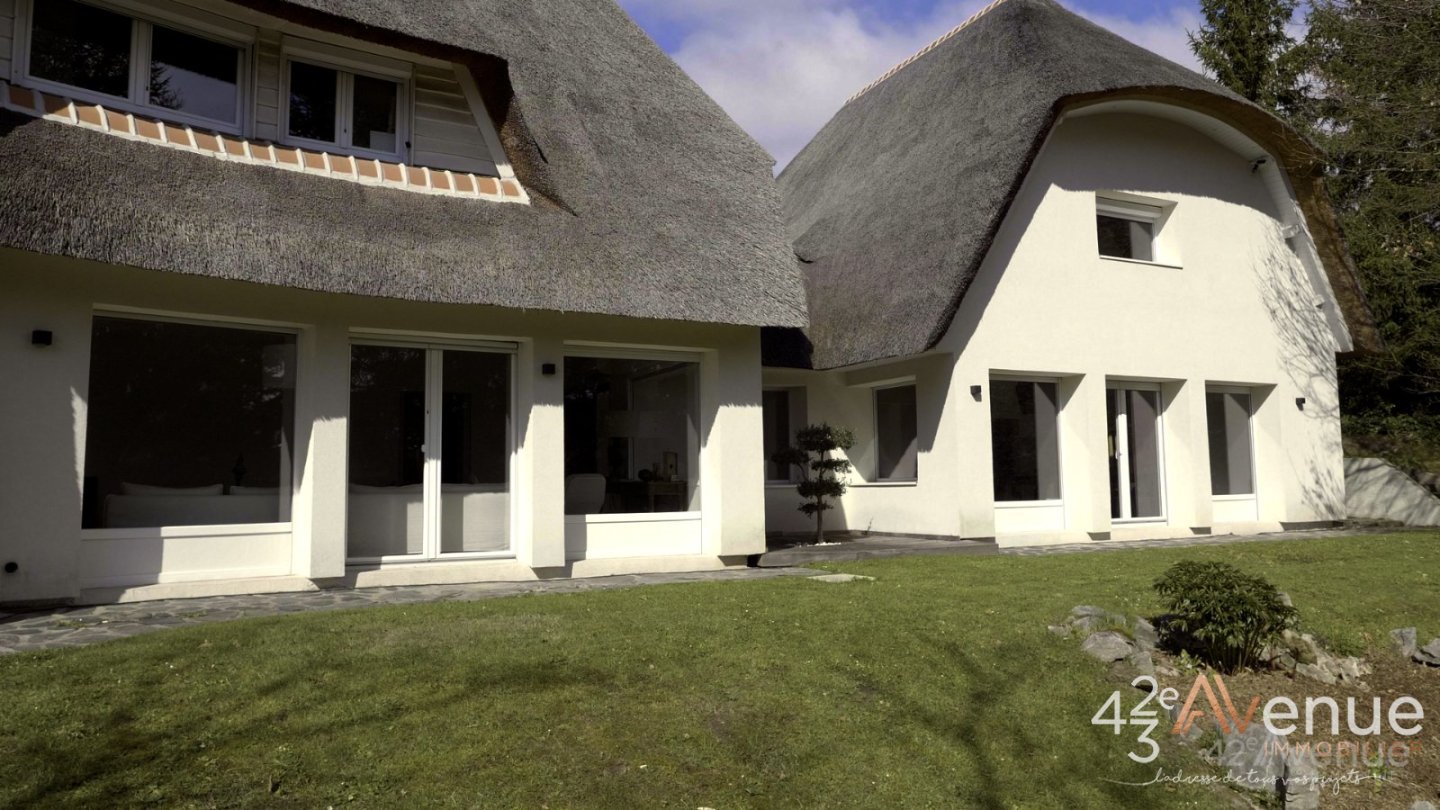 MAISON A VENDRE - UNIEUX - 250 m2 - 749�000�&euro;