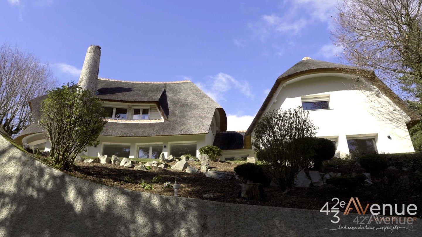 MAISON A VENDRE - UNIEUX - 250 m2 - 749�000�&euro;