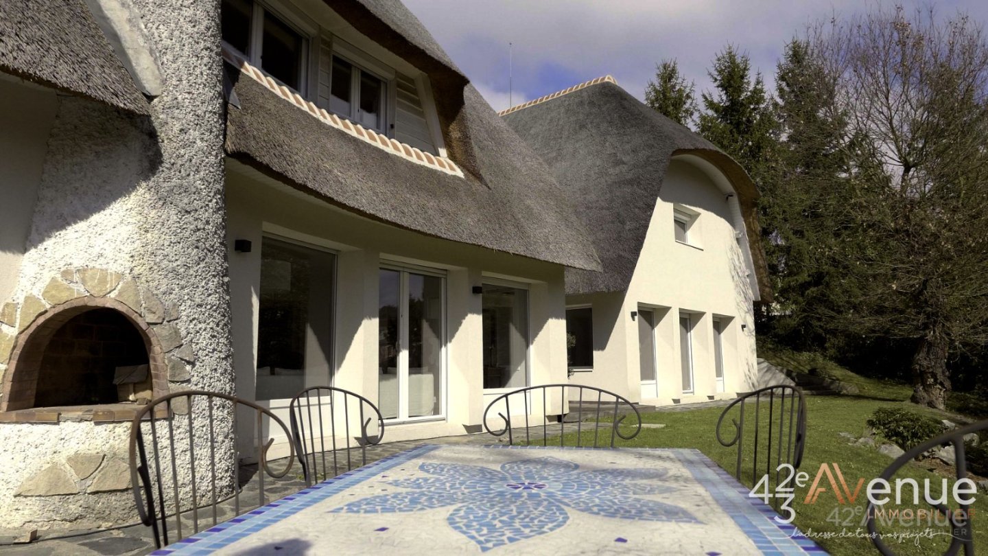 MAISON A VENDRE - UNIEUX - 250 m2 - 749�000�&euro;