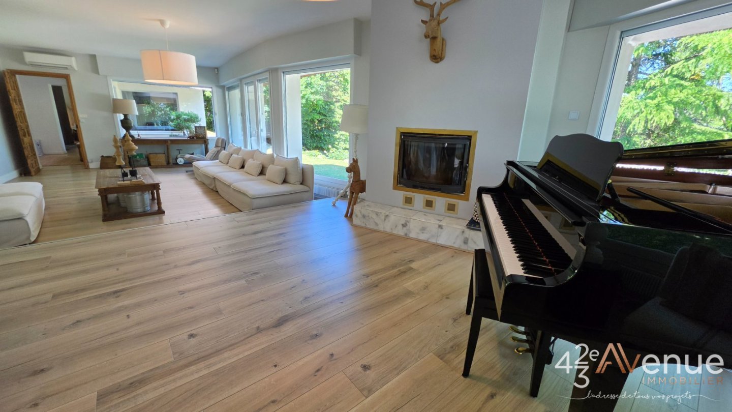 MAISON A VENDRE - UNIEUX - 250 m2 - 719 000 &euro;
