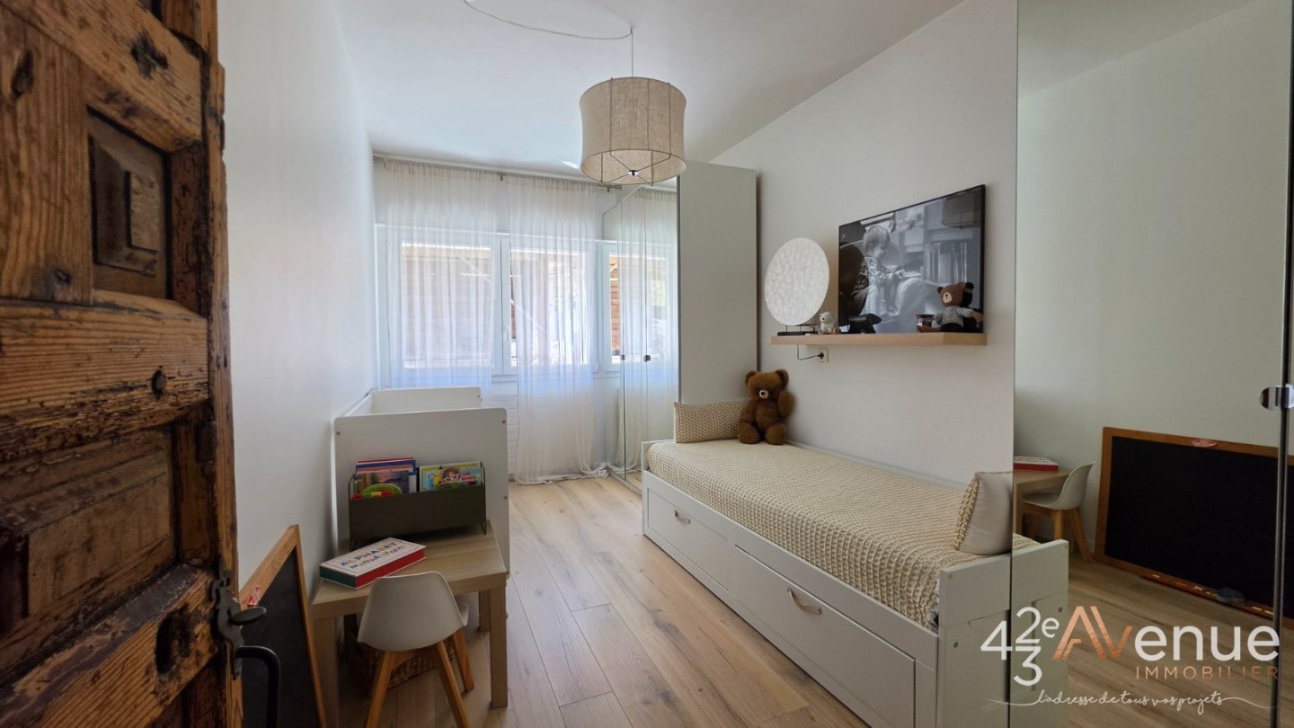 MAISON A VENDRE - UNIEUX - 250 m2 - 719 000 &euro;