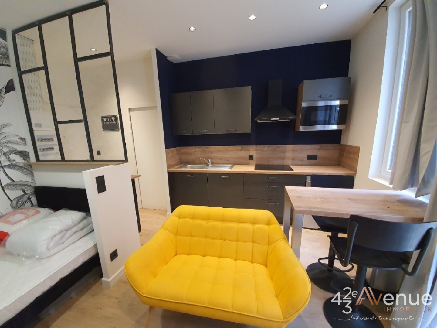 Studio avec terrasse A LOUER - ST ETIENNE ALBERT THOMAS - 18.63 m2 - 433 &euro; charges comprises par mois
