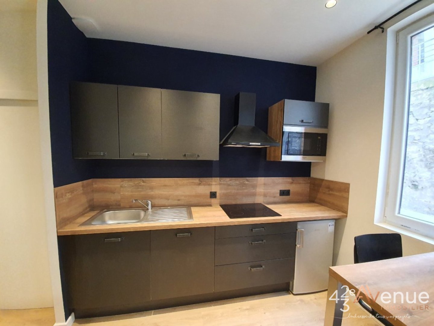 Studio avec terrasse A LOUER - ST ETIENNE ALBERT THOMAS - 18.63 m2 - 433 &euro; charges comprises par mois