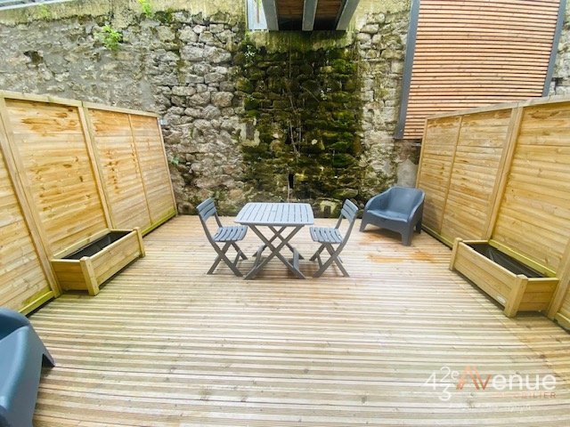 Studio avec terrasse A LOUER - ST ETIENNE ALBERT THOMAS - 18.63 m2 - 433 &euro; charges comprises par mois