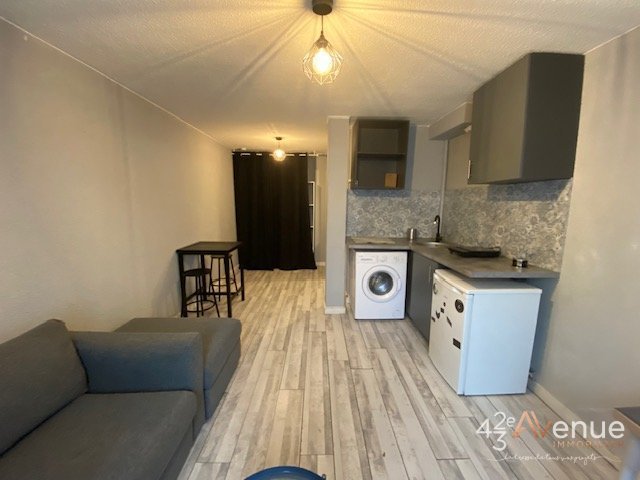 STUDIO - ST ETIENNE BADOUILLERE - 23.61 m2 - LOU&Eacute;