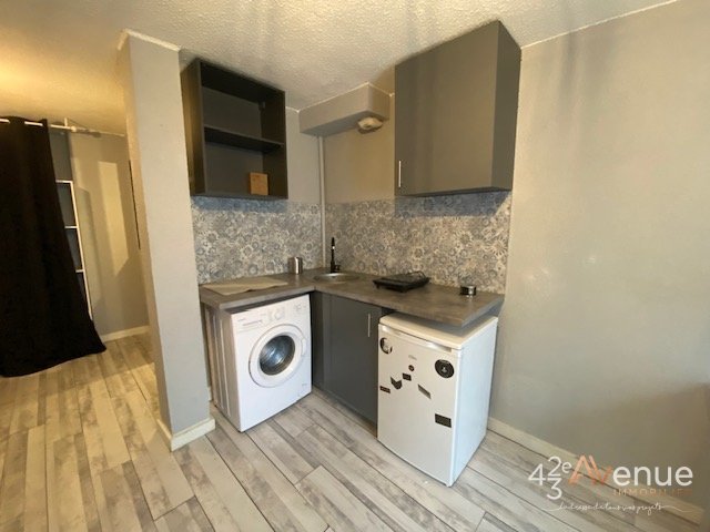 STUDIO - ST ETIENNE BADOUILLERE - 23.61 m2 - LOU&Eacute;