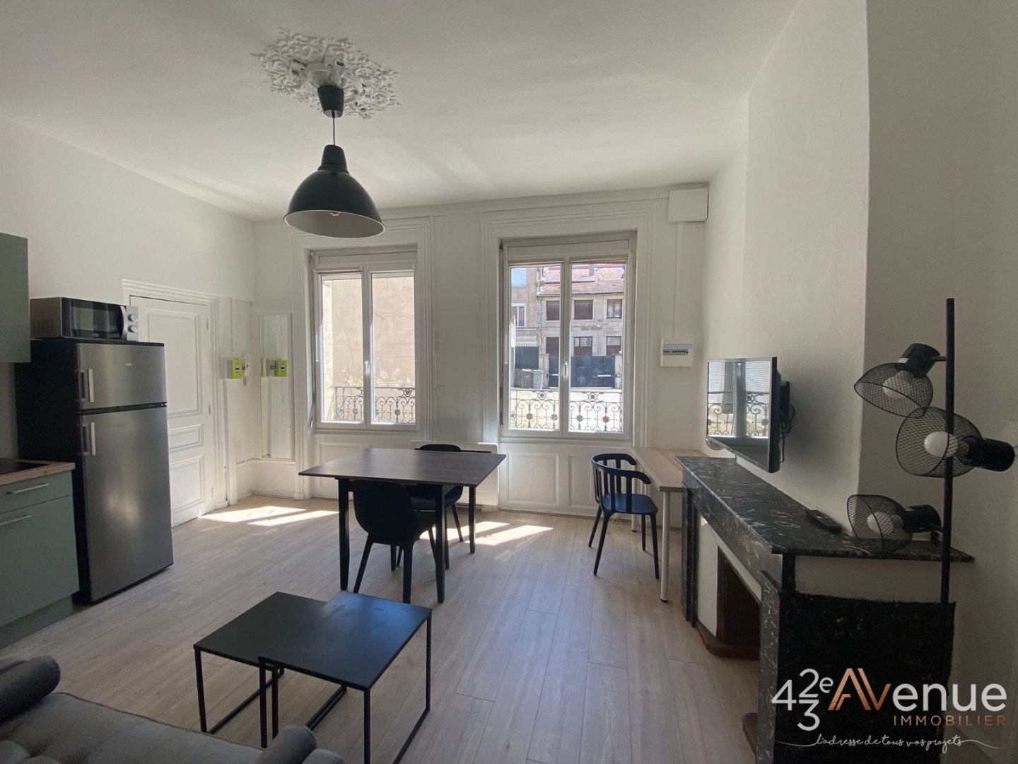 STUDIO A LOUER - ST ETIENNE BADOUILLERE - 27.5 m2 - 445 &euro; charges comprises par mois