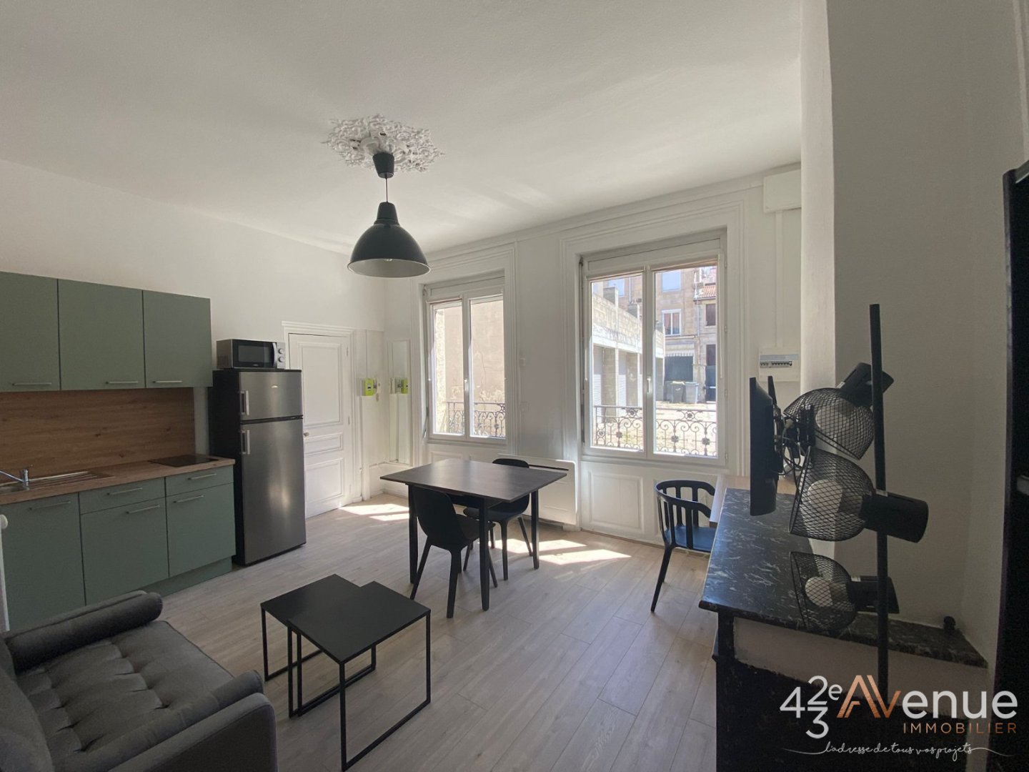 STUDIO A LOUER - ST ETIENNE BADOUILLERE - 27.5 m2 - 445 &euro; charges comprises par mois