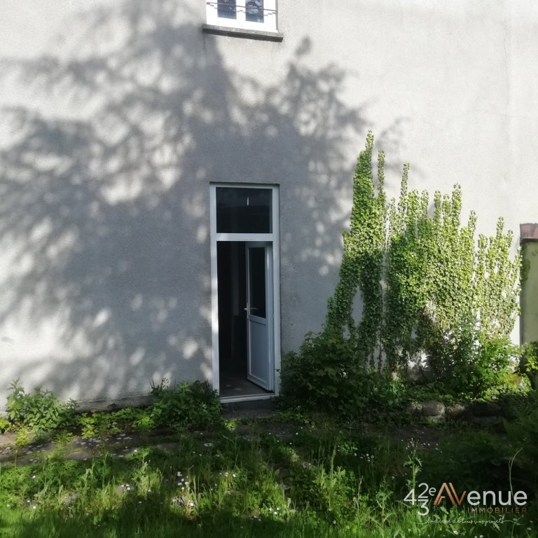 STUDIO A LOUER - ST ETIENNE BELLEVUE/LA RIVIERE - 16.74 m2 - 310�&euro; charges comprises par mois