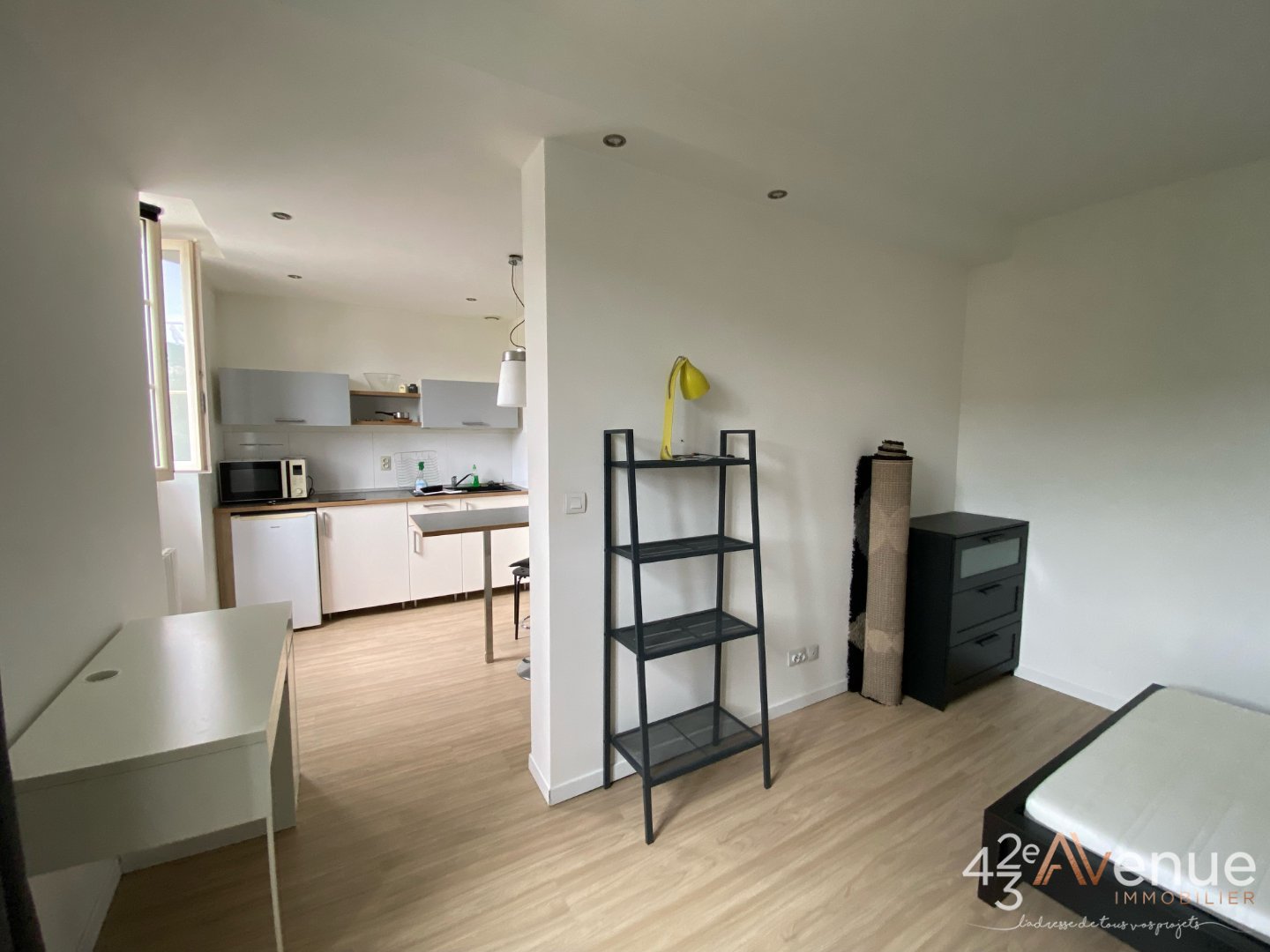 STUDIO - ST ETIENNE BELLEVUE - 29.51 m2 - LOU&Eacute;