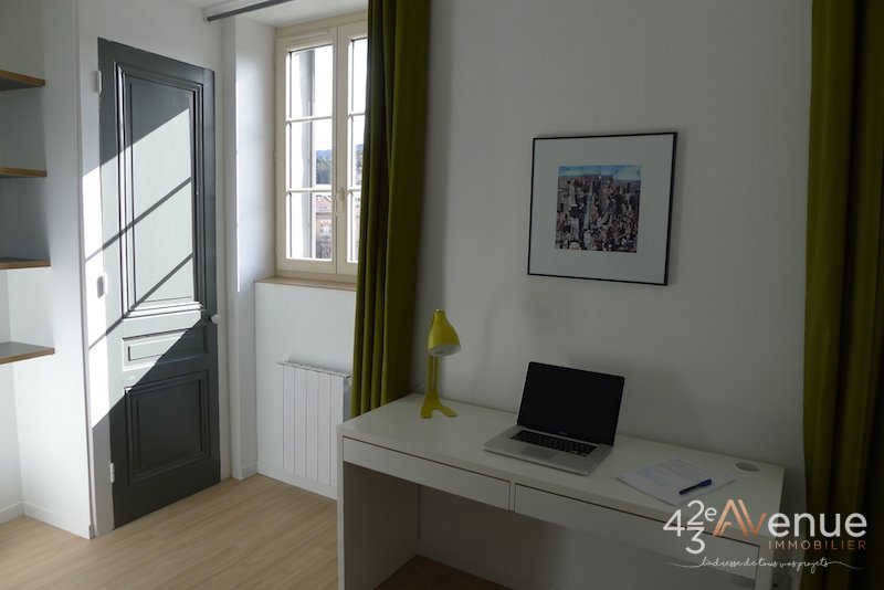 STUDIO - ST ETIENNE BELLEVUE - 27.1 m2 - LOU&Eacute;