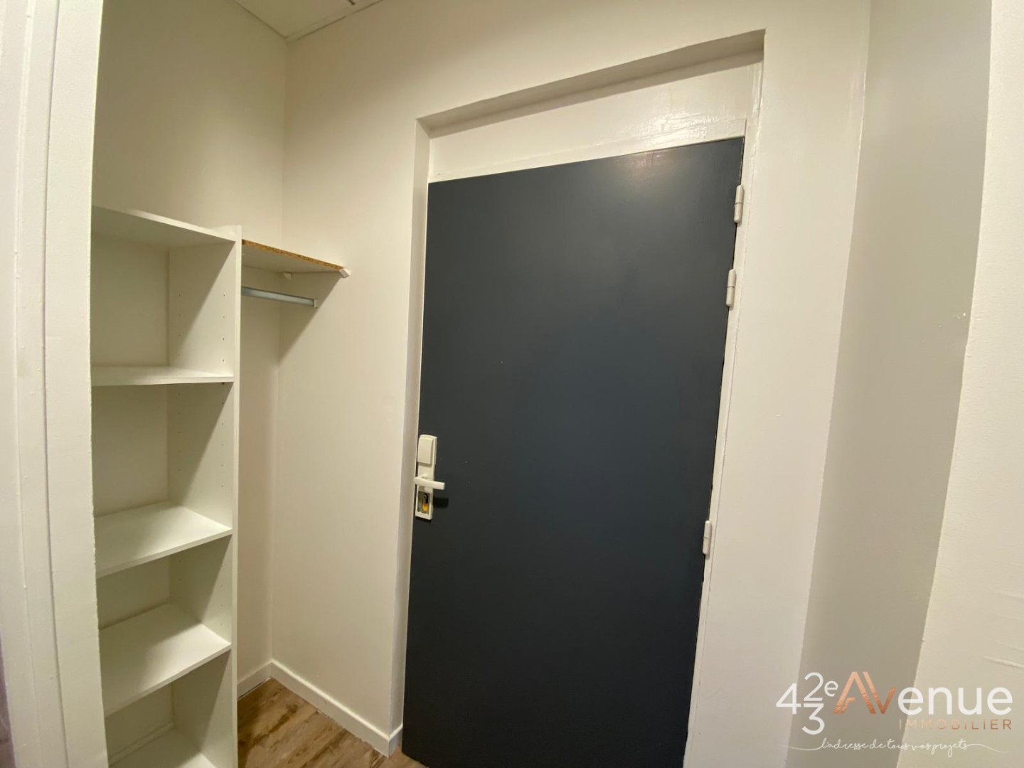 Grand Studio A LOUER - ST ETIENNE BELLEVUE/SOLAURE - 37.3 m2 - 470 &euro; charges comprises par mois