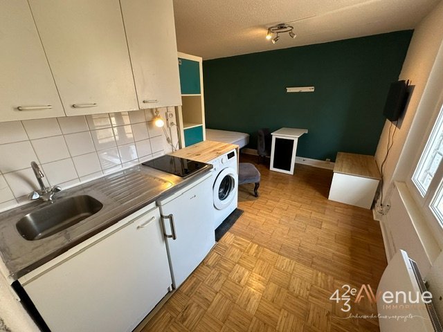 STUDIO MEUBLE A LOUER - ST ETIENNE CHAVANELLE/MARTYRS DE VINGRE - 18.6 m2 - 350 &euro; charges comprises par mois