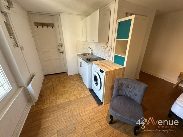 STUDIO MEUBLE A LOUER - ST ETIENNE CHAVANELLE/MARTYRS DE VINGRE - 18.6 m2 - 350 &euro; charges comprises par mois