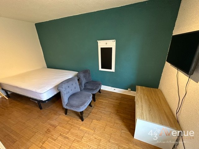 STUDIO MEUBLE A LOUER - ST ETIENNE CHAVANELLE/MARTYRS DE VINGRE - 18.6 m2 - 350 &euro; charges comprises par mois