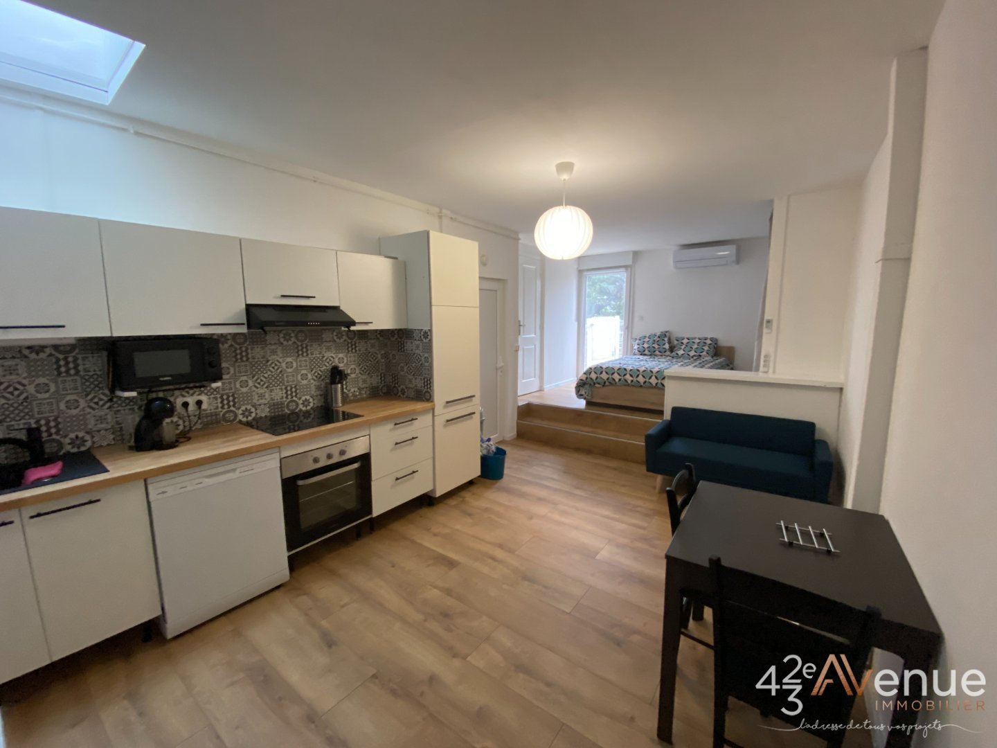 STUDIO A LOUER - ST ETIENNE FAC TREFILERIE/CENTRE II - 28.2 m2 - 420�&euro; charges comprises par mois