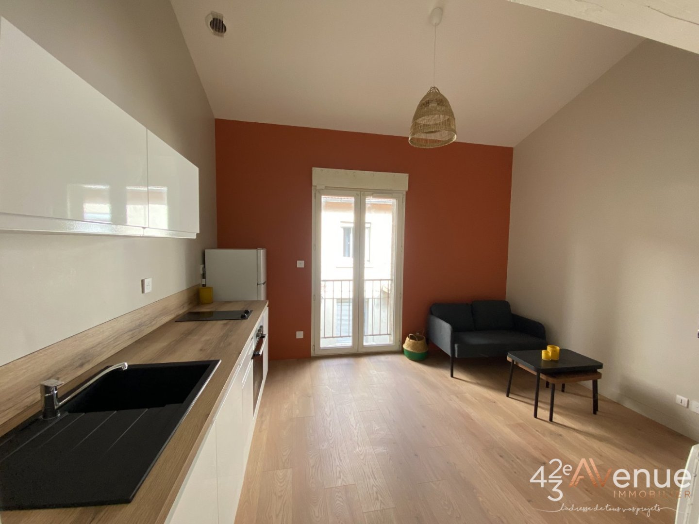STUDIO A LOUER - ST ETIENNE HYPER CENTRE/DORIAN - 21.91 m2 - 410�&euro; charges comprises par mois