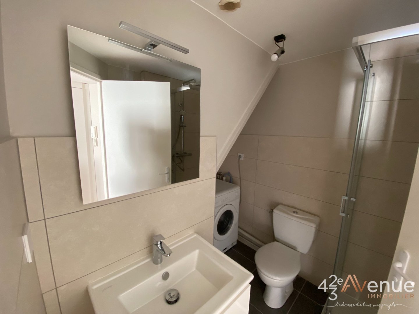 STUDIO A LOUER - ST ETIENNE HYPER CENTRE/DORIAN - 21.91 m2 - 410�&euro; charges comprises par mois