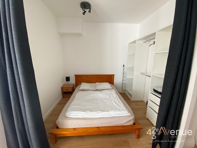 Studio Meublé A LOUER - ST ETIENNE JACQUARD/JEAN JAURES - 24.32 m2 - 400 &euro; charges comprises par mois