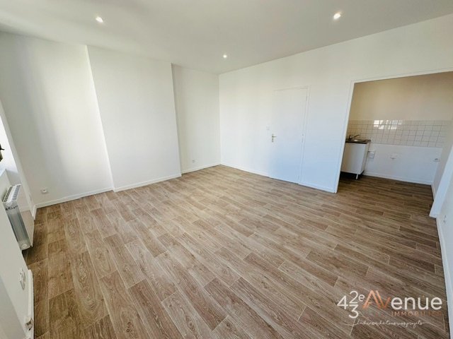 STUDIO A LOUER - ST ETIENNE JACQUARD/JEAN JAURES - 27.36 m2 - 365 &euro; charges comprises par mois