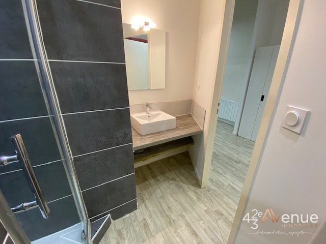 STUDIO A LOUER - ST ETIENNE La M�tare/Rond Point Fauriel - 23.91 m2 - 405�&euro; charges comprises par mois