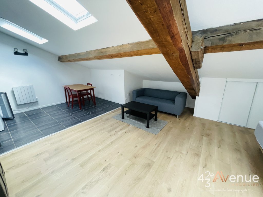 STUDIO - ST ETIENNE place Carnot / cit� du design - 21.14 m2 - LOU&Eacute;