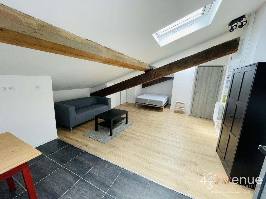 STUDIO - ST ETIENNE place Carnot / cit� du design - 21.14 m2 - LOU&Eacute;