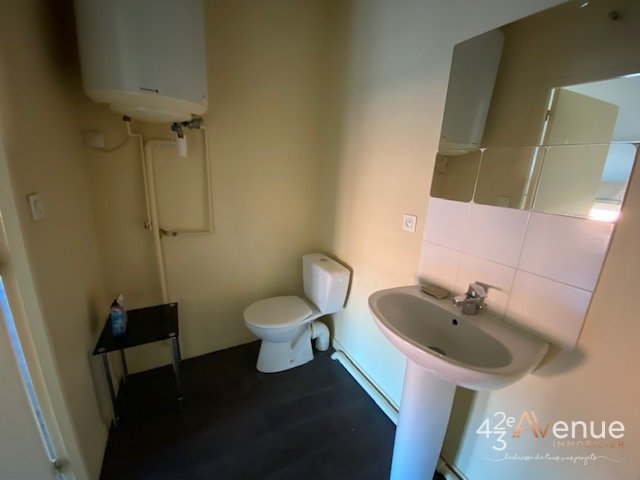 1 Pièce A LOUER - ST ETIENNE PLACE GRENETTE/PEUPLE - 18.93 m2 - 274 &euro; charges comprises par mois