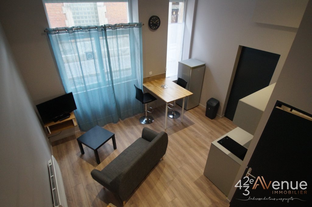 STUDIO A LOUER - ST ETIENNE QUARTIER DES URSULES/CENTRE VILLE - 24.1 m2 - 364 &euro; charges comprises par mois
