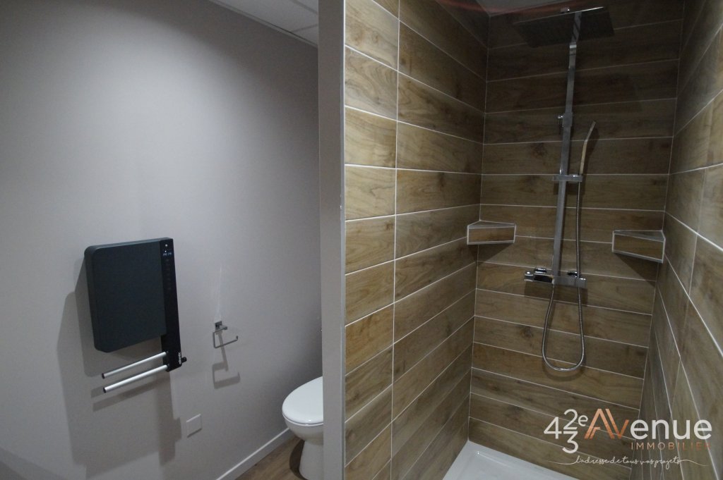 STUDIO A LOUER - ST ETIENNE QUARTIER DES URSULES/CENTRE VILLE - 24.1 m2 - 364 &euro; charges comprises par mois