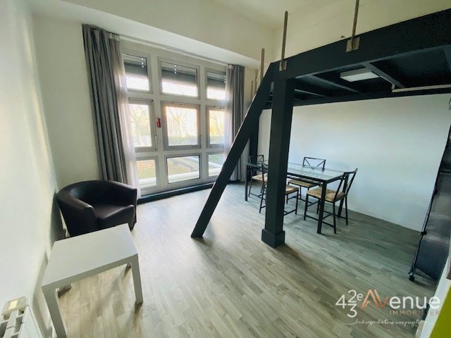 Studio avec Mezzanine A LOUER - ST ETIENNE ROND POINT FAURIEL/METARE - 23.81 m2 - 405 &euro; charges comprises par mois