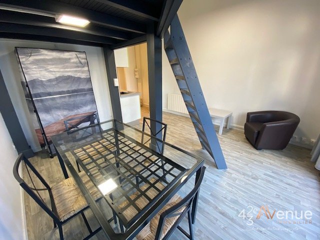 Studio avec Mezzanine A LOUER - ST ETIENNE ROND POINT FAURIEL/METARE - 23.81 m2 - 405 &euro; charges comprises par mois