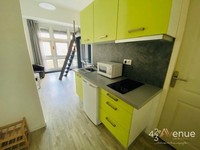 Studio avec Mezzanine A LOUER - ST ETIENNE ROND POINT FAURIEL/METARE - 23.81 m2 - 405 &euro; charges comprises par mois